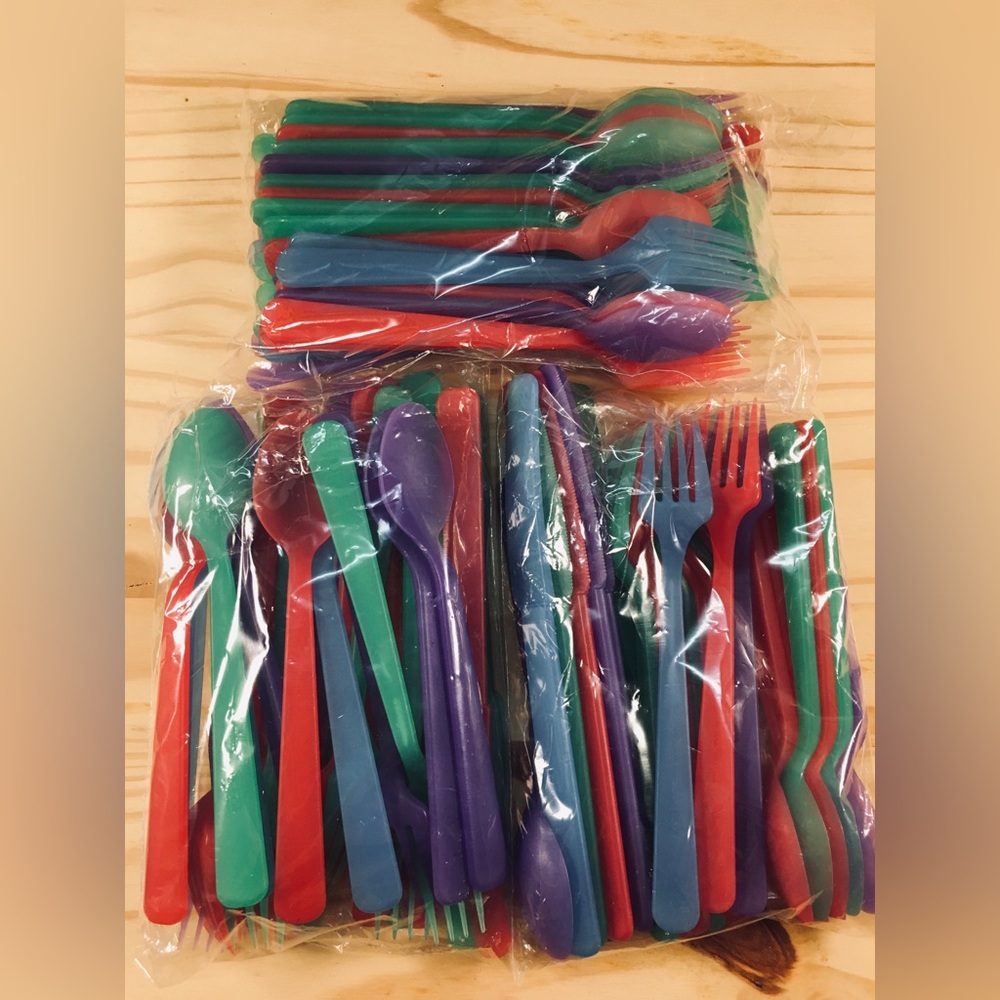 90 Pcs Multicolor Pastel Plastic Picnic Cutlery Flatware Utensils Spoons/Forks